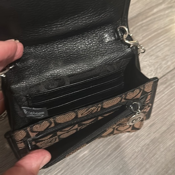 BRIGHTON Crossbody Organizer Clutch Wallet - Black Leather & Heart Fabric - Picture 8 of 14